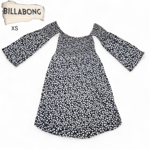 Billabong Dresses & Skirts - Billabong Night Fox Dress XS Black Floral Smocked Off Shoulder Mini Cottagecore